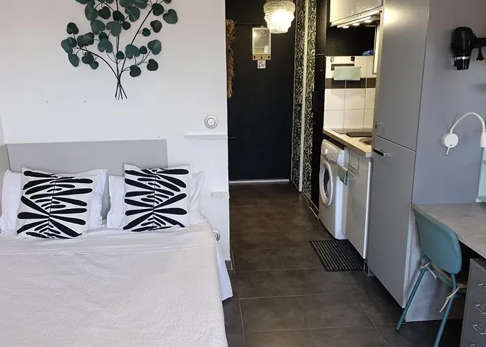 Caducée Climatisé Balcon Ensoleillé Parking Proche Montpellier Grabels